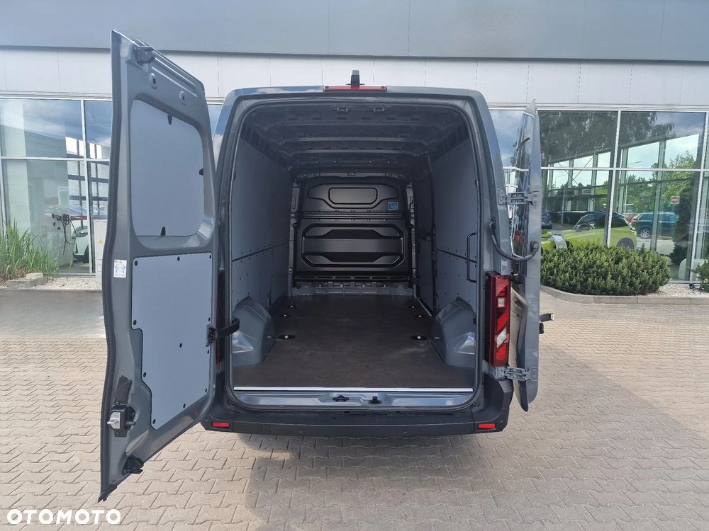 Nissan Interstar - 6