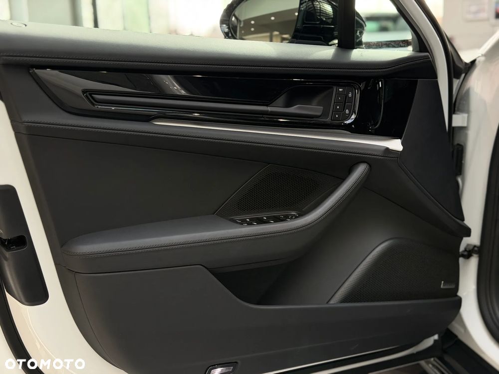 Porsche Panamera - 15