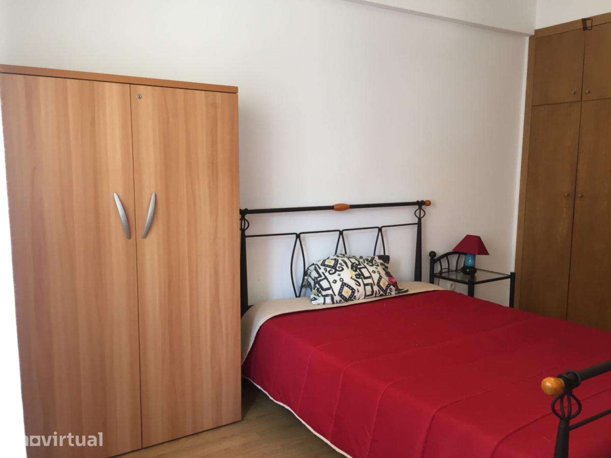 Quarto - localizado em Penha Lisbon - Grande imagem: 3/14