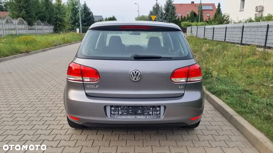 Volkswagen Golf - 6