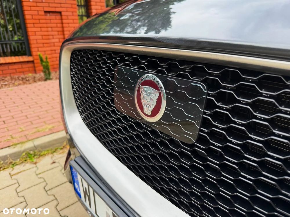 Jaguar F-Pace 2.0 i4P AWD R-Sport - 35