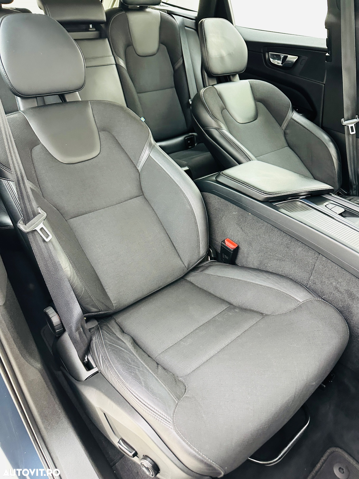 Volvo XC 60 D4 AWD Momentum - 22