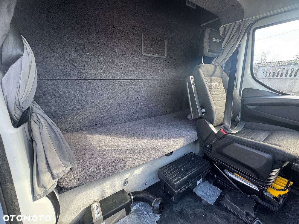 Iveco Daily 2023r Hi-Matic‼️72C18‼️Winda Dhollandia 1000KG // Plandeka 15 Palet // Najnowszy Tachograf // Firanka dach zsuwany regulacja wysokości ‼️Spanie z tyłu WEJKAMA  Wysokość rampowa Full LED Tempomat Salon Polska DMC7200KG Faktura Vat 23% TwinCab - 14