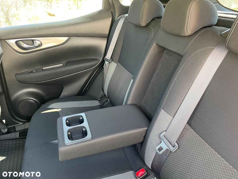 Nissan Qashqai 1.6 DIG-T N-Connecta - 19