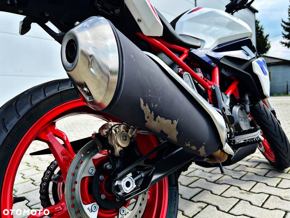 BMW G - 7