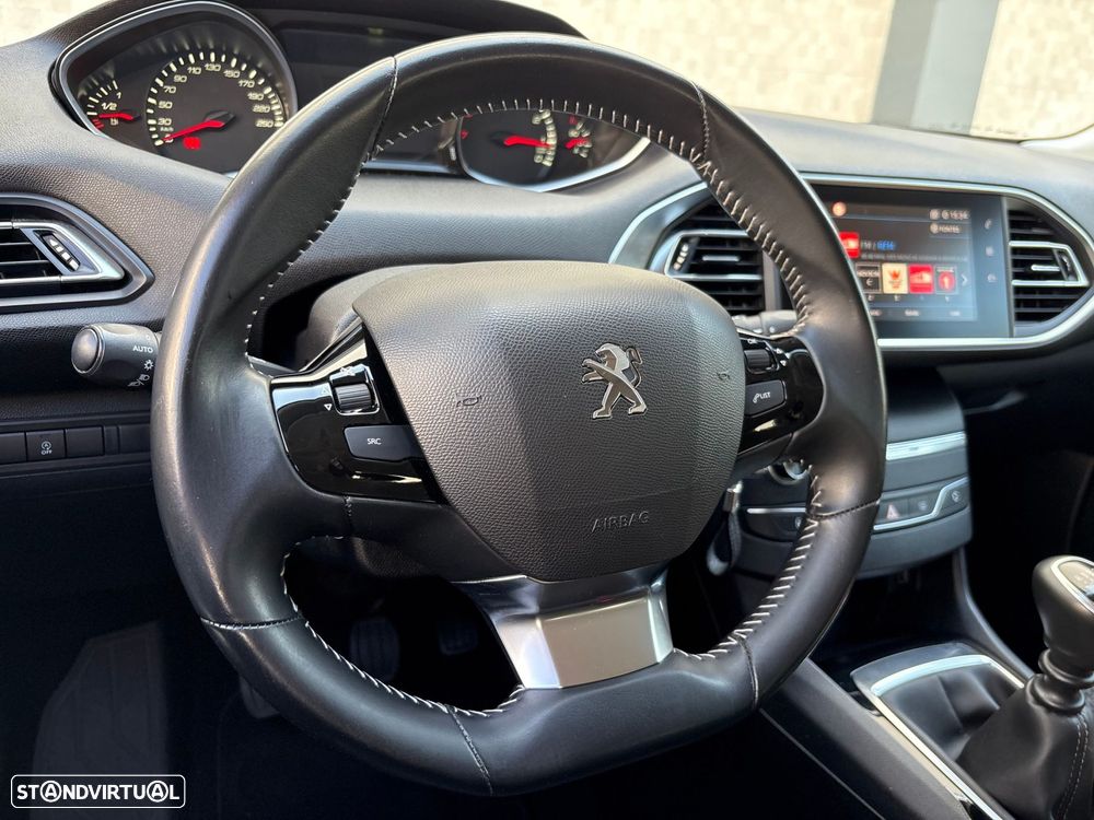 Peugeot 308 SW 1.2 PureTech Style - 6