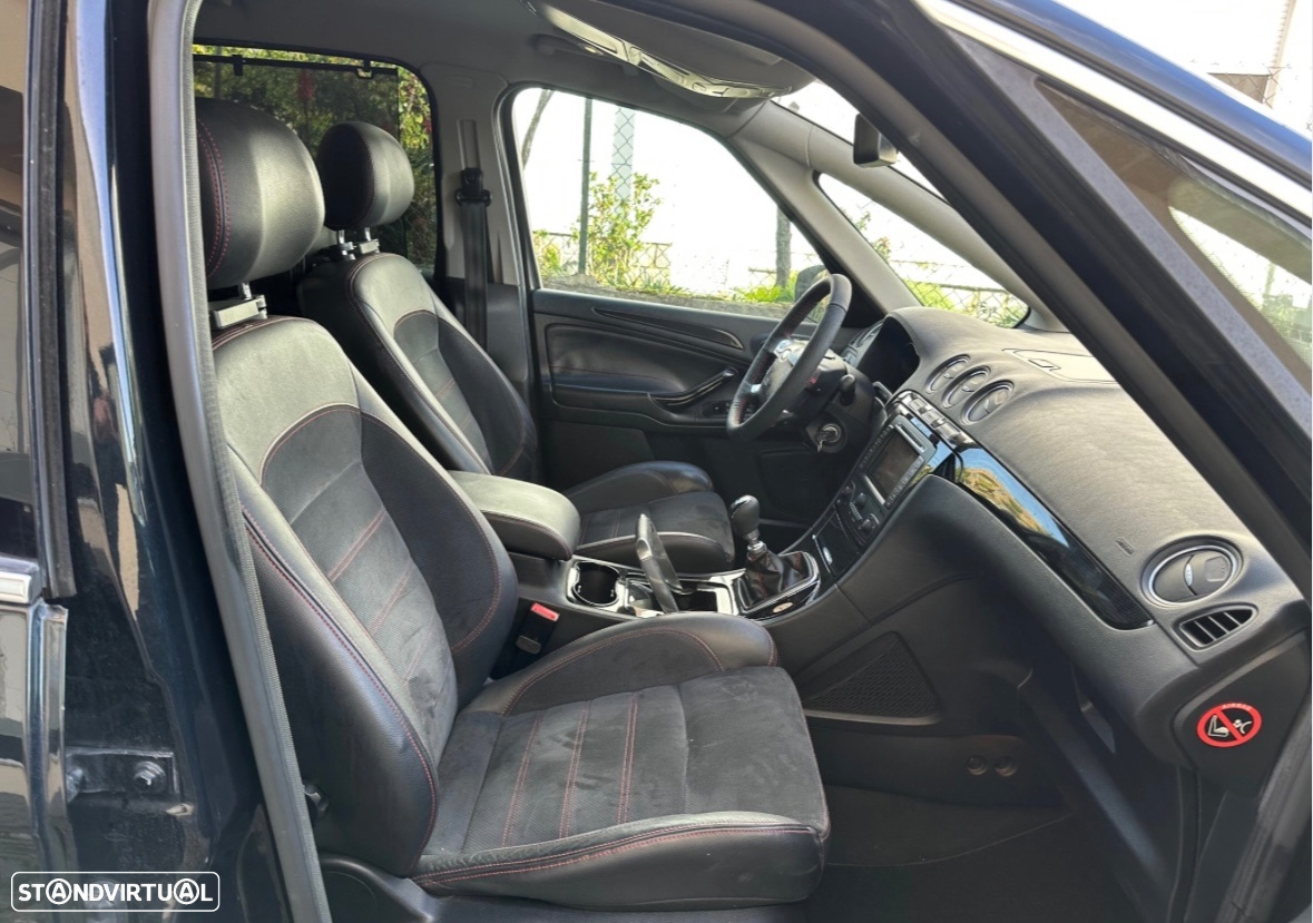 Ford S-Max 2.0 TDCi Titanium 7L - 29