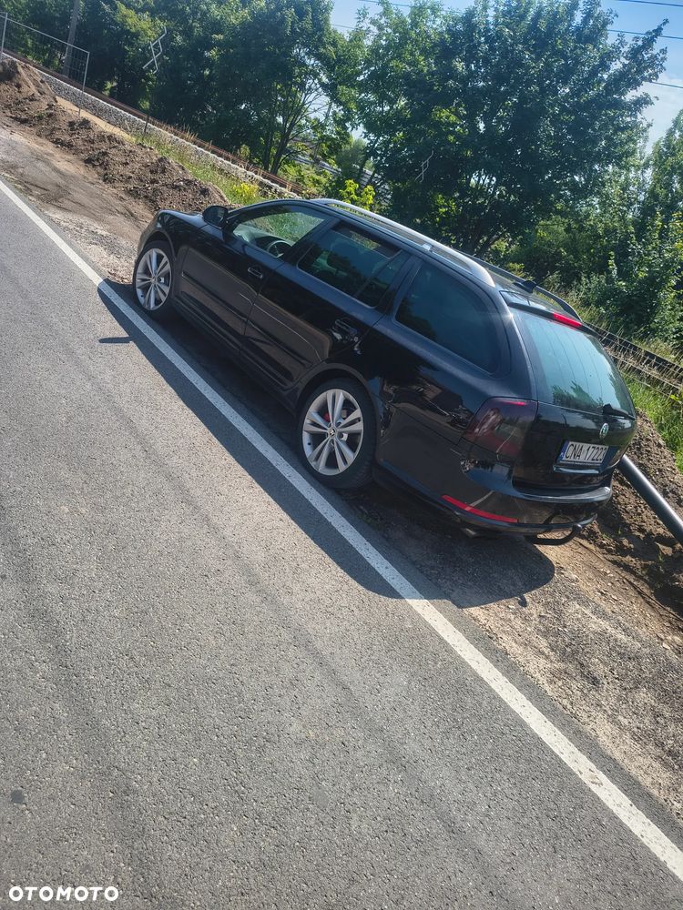 Skoda Octavia 2.0 TDI RS DSG - 2