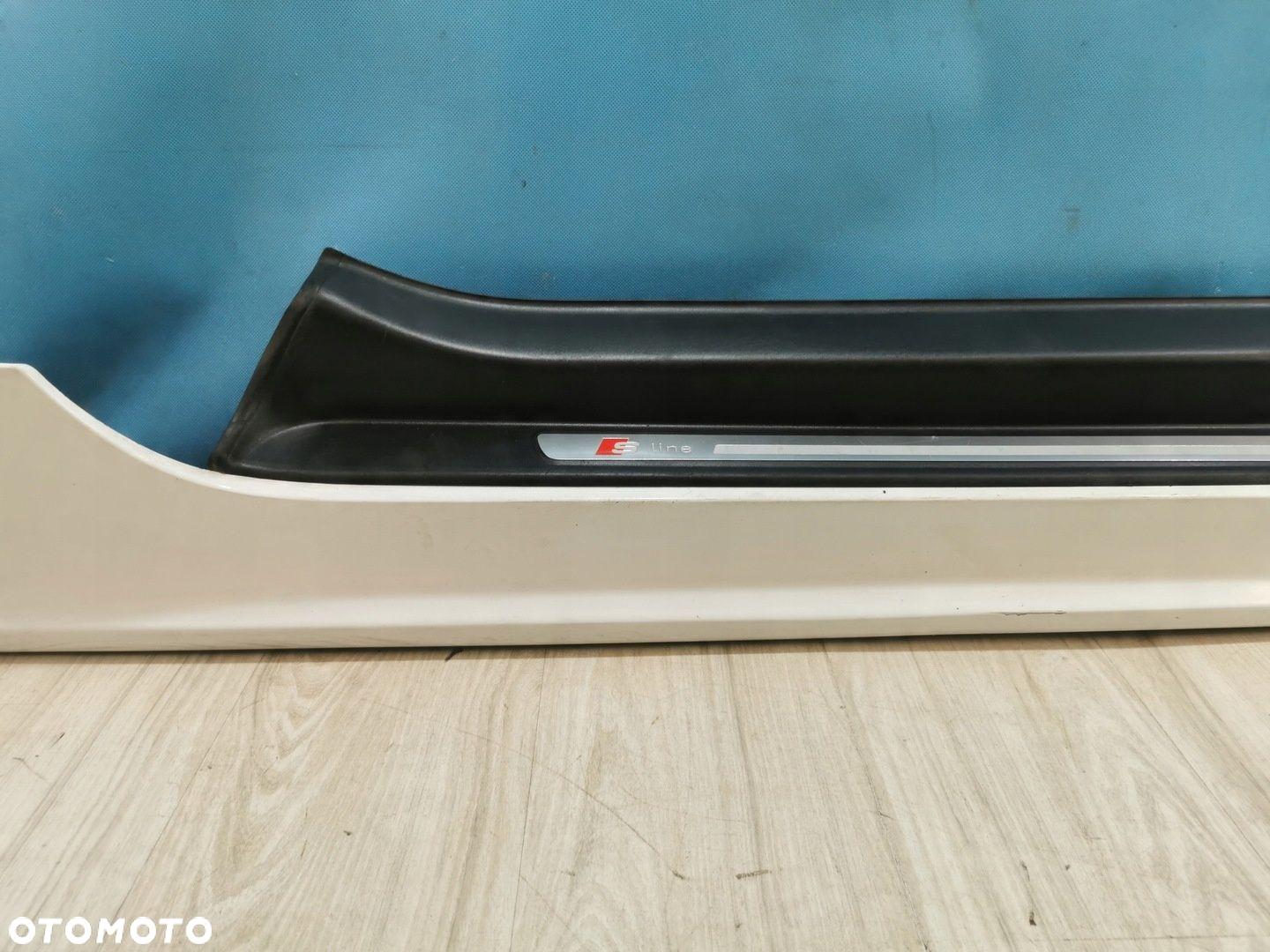 Audi TT S Line 2007/2011 listwa progowa próg prawa LY7C - 3