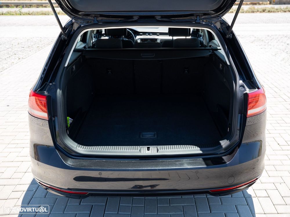 VW Passat Variant 2.0 TDI Confortline DSG - 11