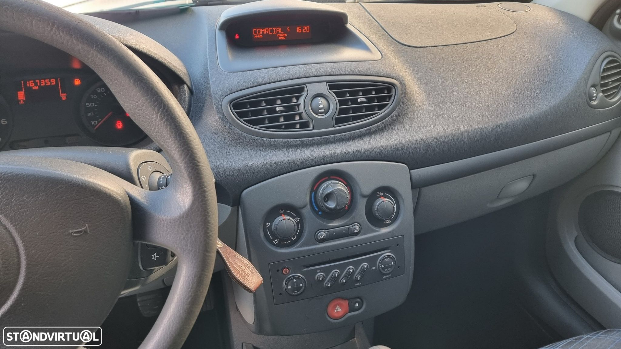 Renault Clio 1.2 16V Confort - 8