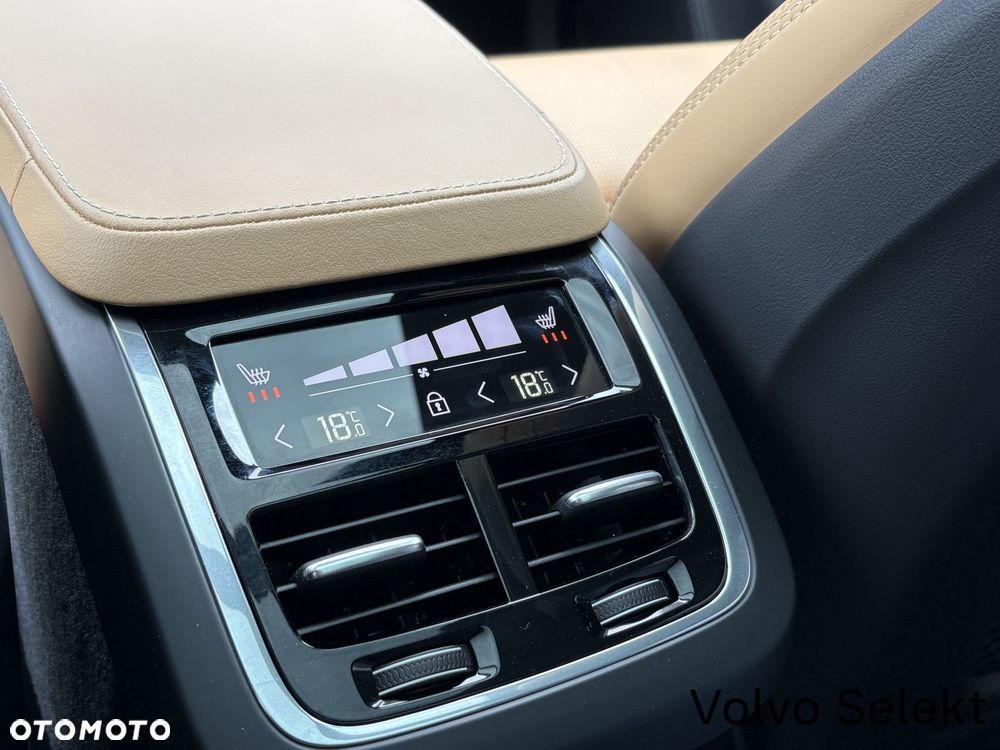 Volvo XC 90 - 30