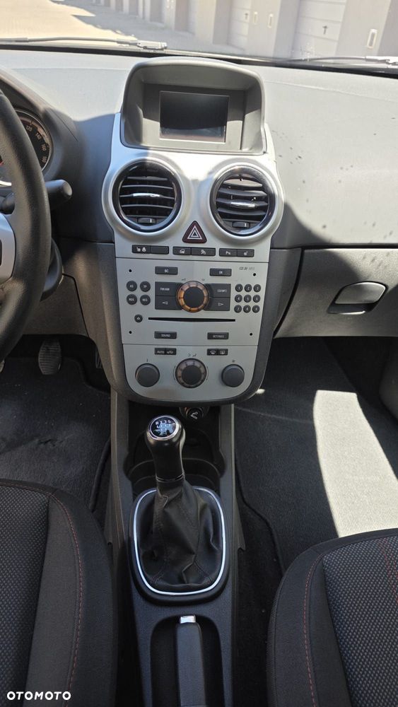 Opel Corsa 1.4 16V Sport - 4
