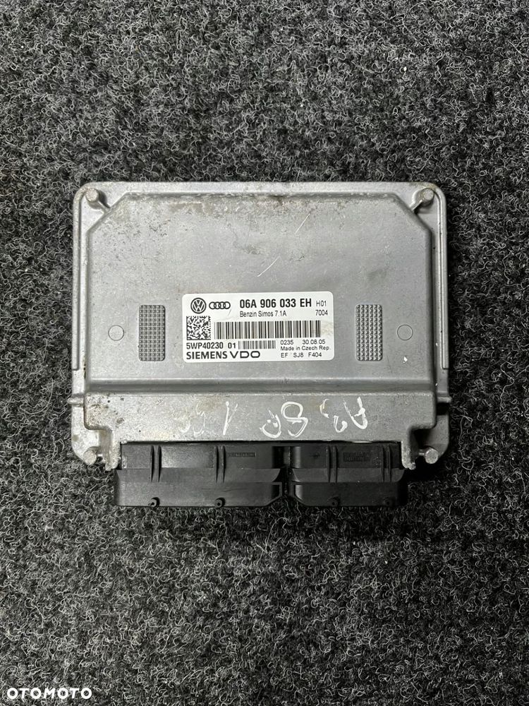 komputer sterownik silnika audi a3 8p 1.6 06A906033EH - 1