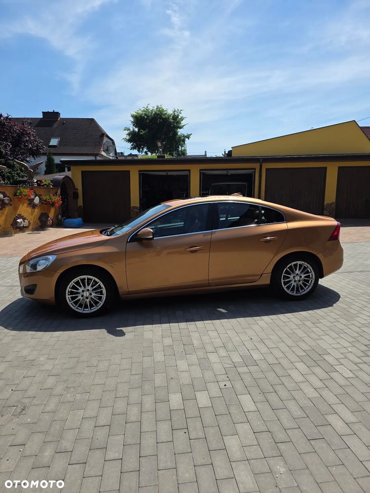 Volvo S60 2.5 T5 - 4