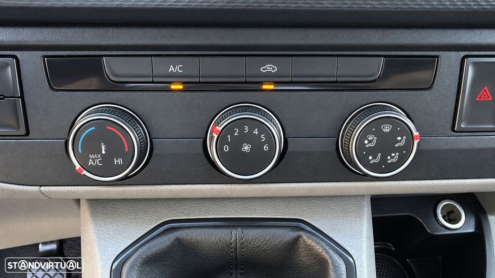 VW Transporter 2.0 TDI L2H1 - 30
