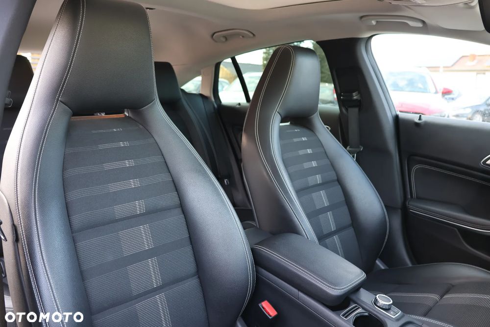 Mercedes-Benz CLA 220 (CDI) d 7G-DCT - 16