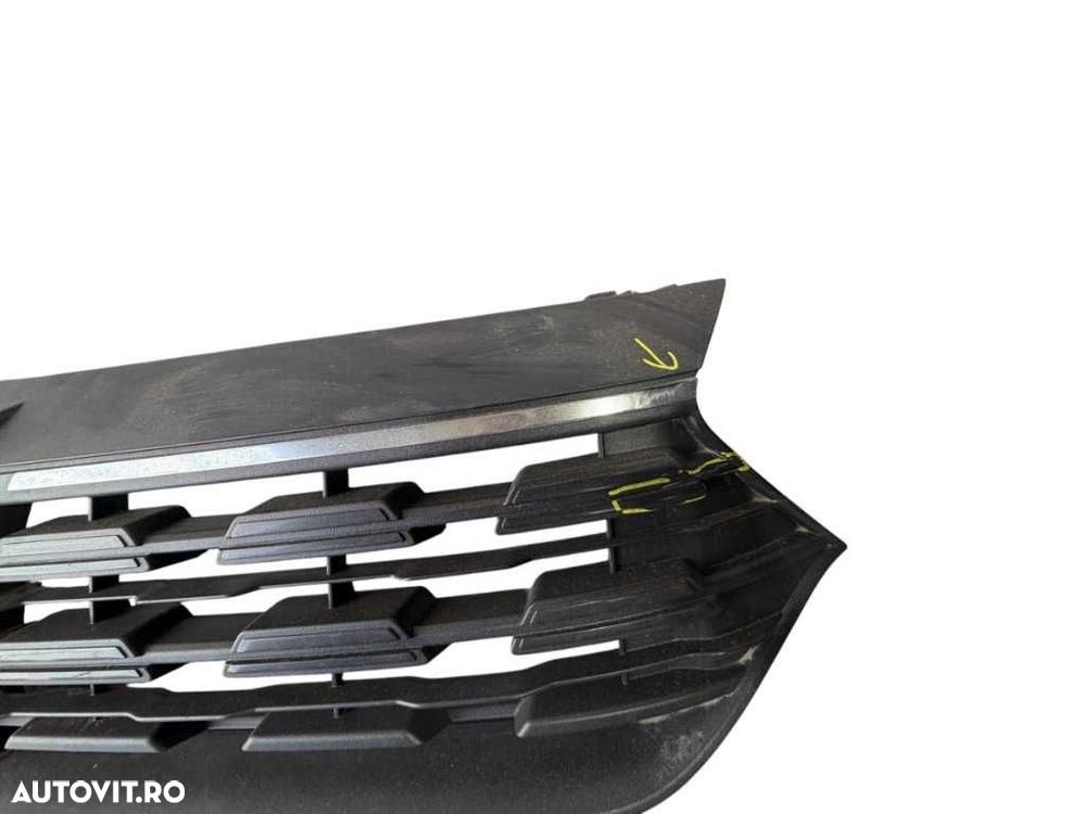 Grila fata Dacia Logan 3 cod piesa 623103394R(mic defect) - 2