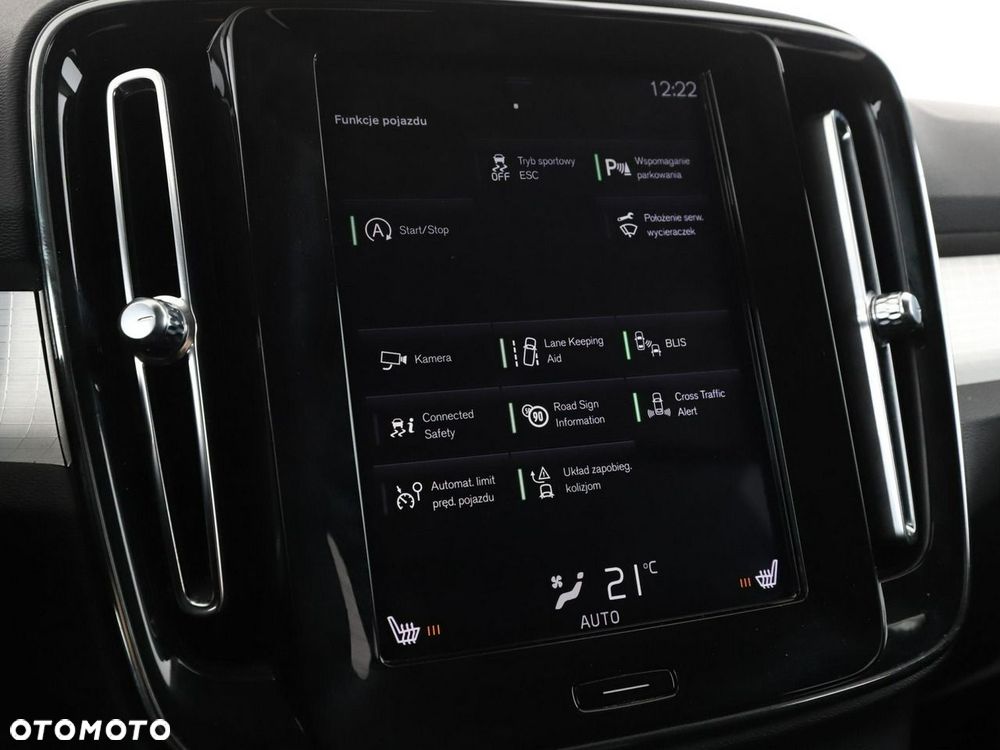 Volvo XC 40 T3 Momentum Pro - 24