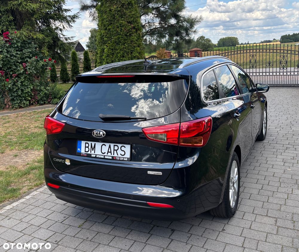 Kia Ceed 1.6 CRDi 136 ISG Dream-Team Edition - 16