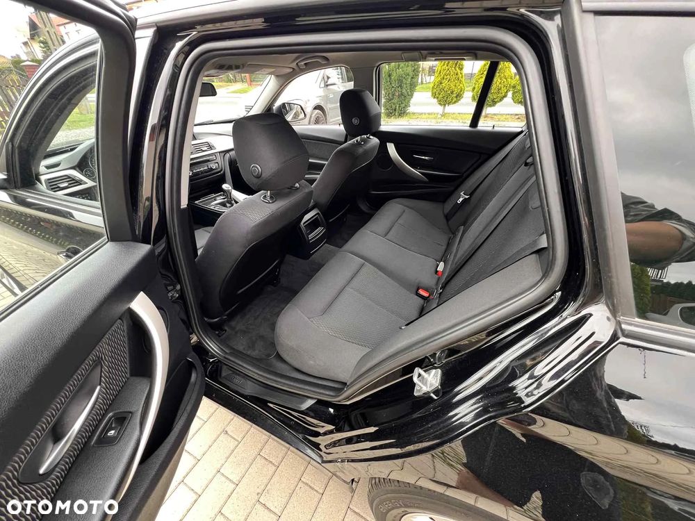 BMW Seria 3 318d Luxury Line - 14