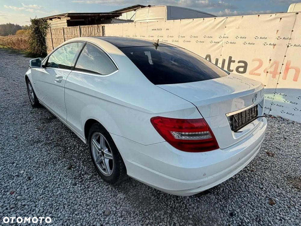Mercedes-Benz Klasa C 180 Coupe BlueEFFICIENCY 7G-TRONIC - 4
