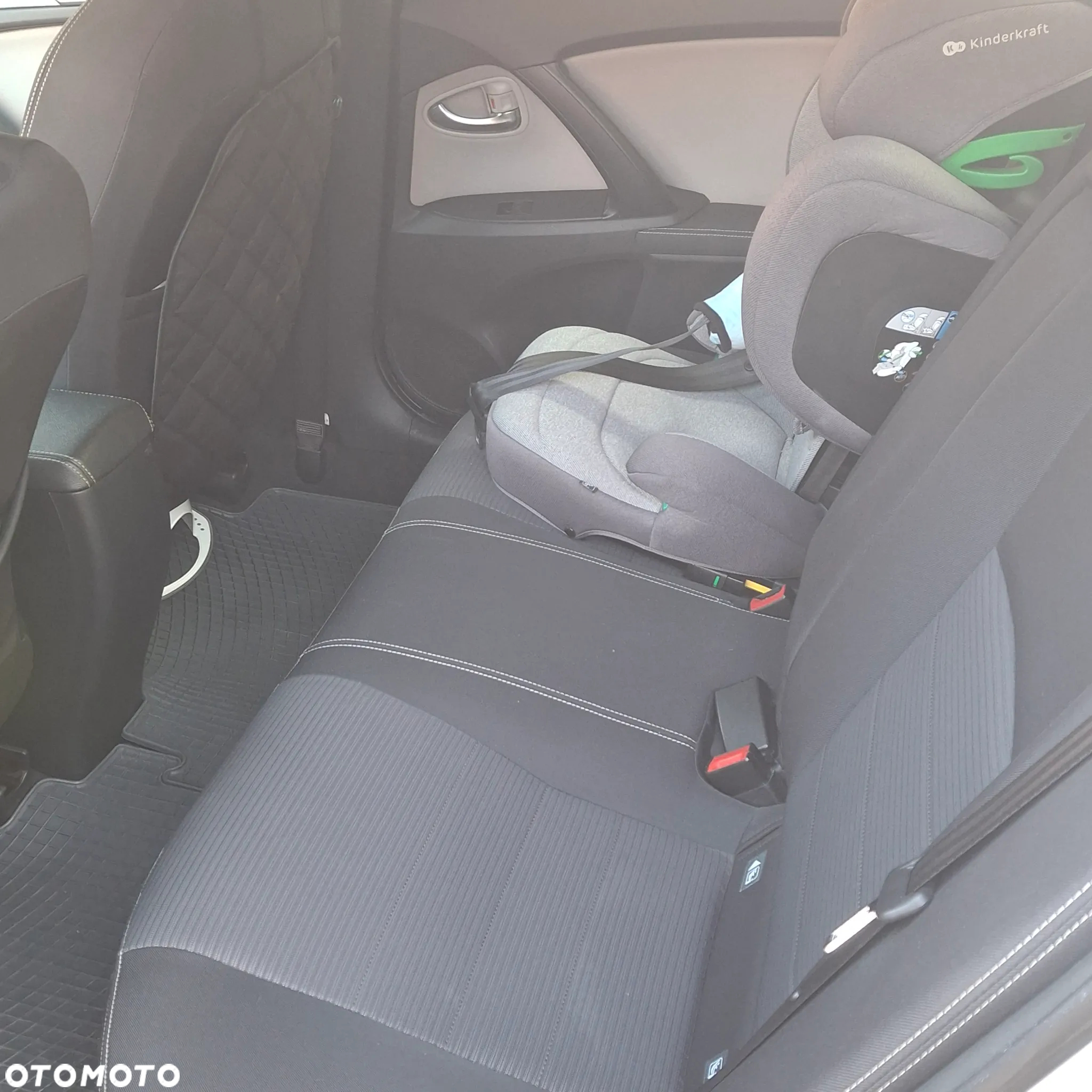 Toyota Avensis 1.8 Premium - 9
