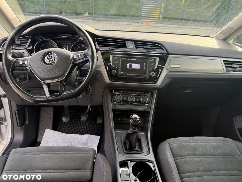 Volkswagen Touran 2.0 TDI BMT Highline - 31