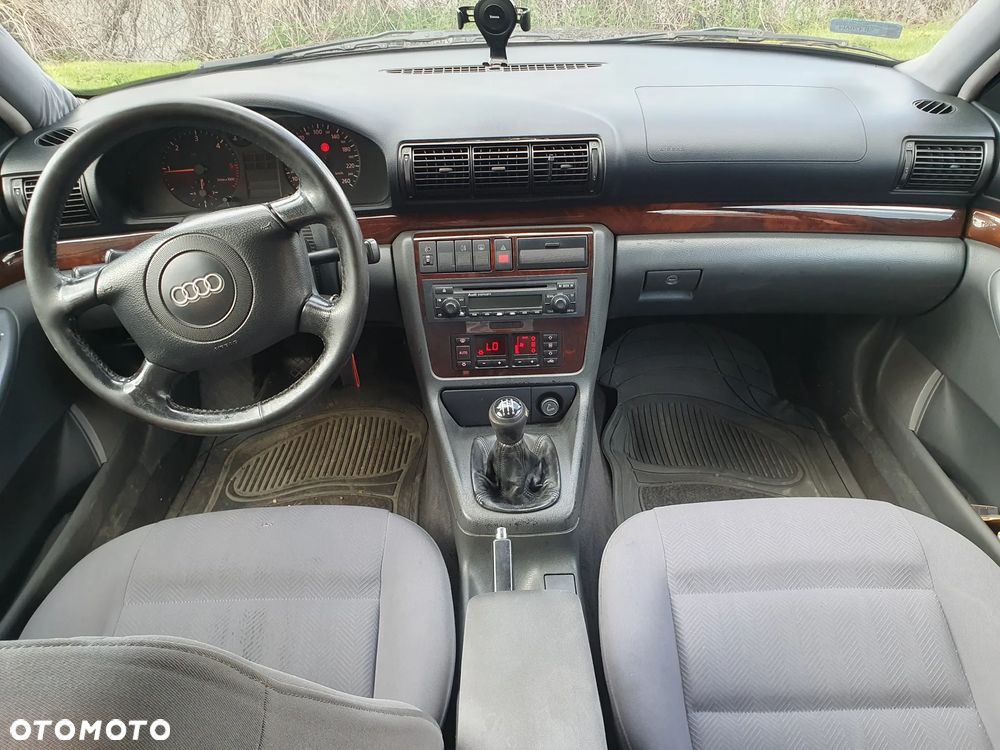 Audi A4 Avant - 8