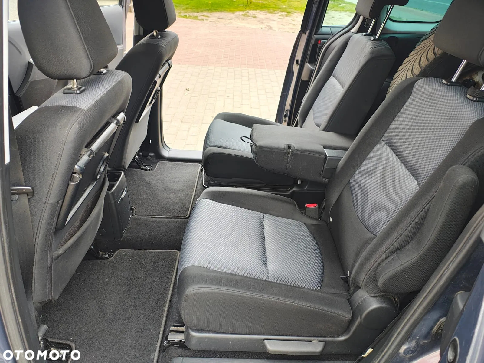 Mazda 5 - 12