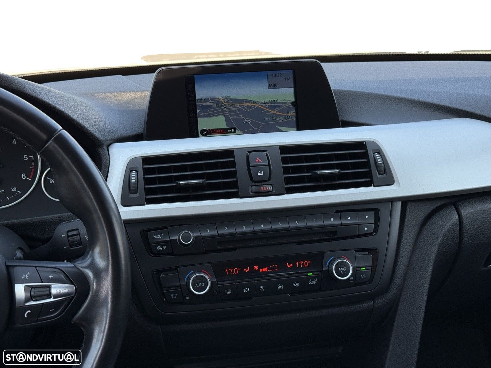 BMW 318 d Touring Auto - 13