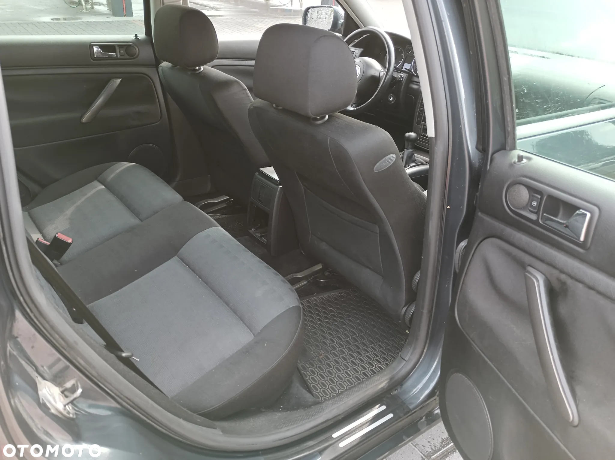 Volkswagen Passat 1.9 TDI Highline - 7