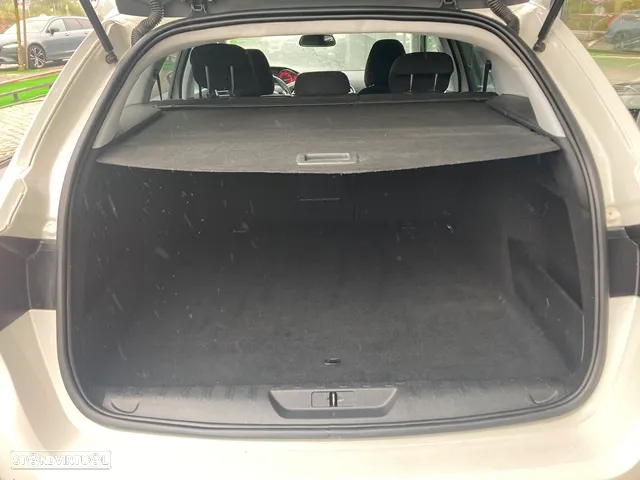 Peugeot 308 SW 1.5 BlueHDi Style EAT8 - 32