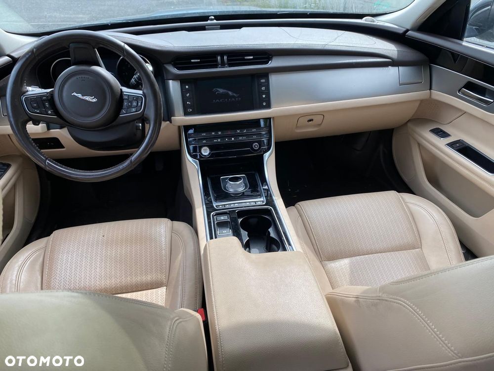 Jaguar XF 20d AWD Prestige - 9