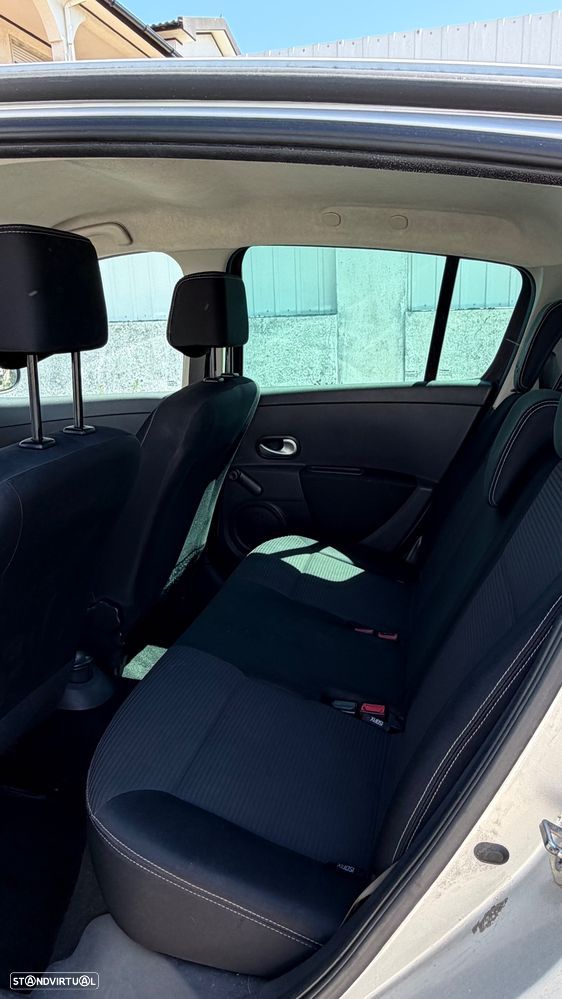 Renault Clio 1.2 16V Confort - 4