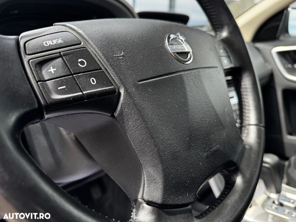 Volvo XC 60 2.4D AWD Aut. - 16