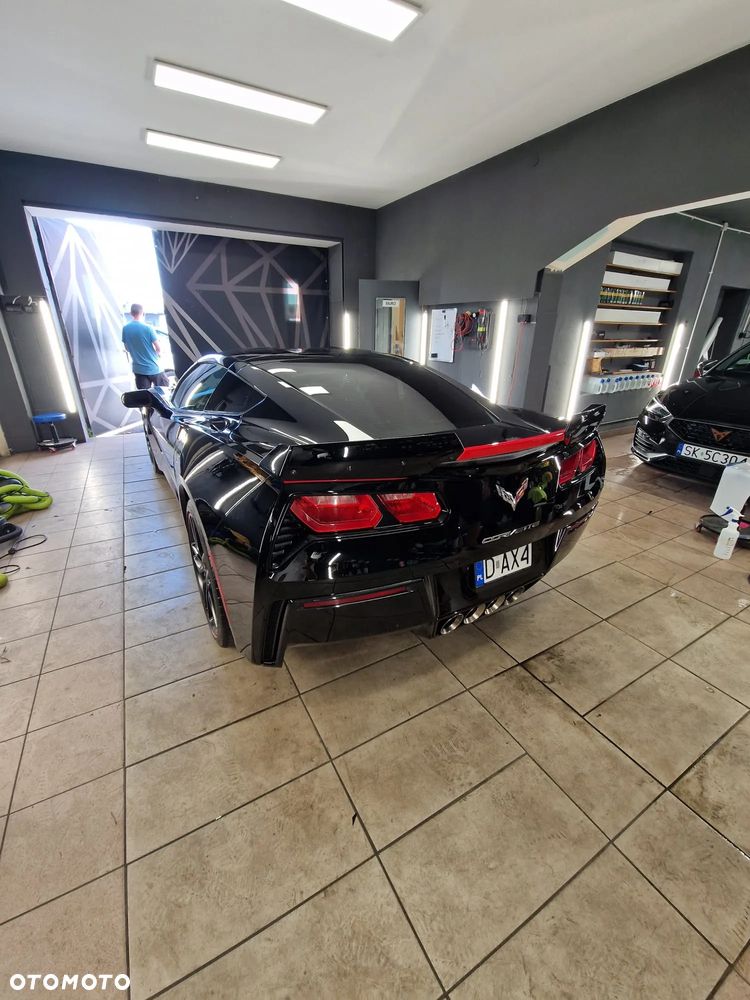 Chevrolet Corvette - 11