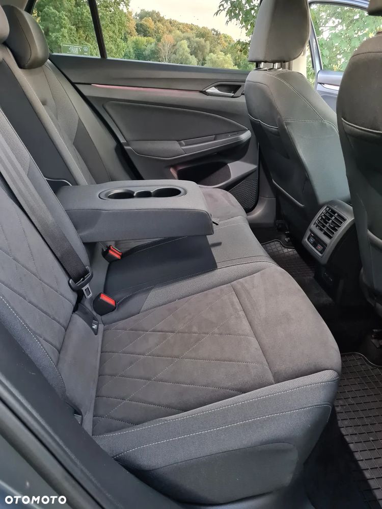 Volkswagen Golf 1.5 TSI EVO Style - 17