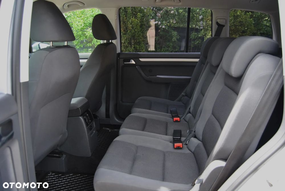 Volkswagen Touran 1.6 TDI DPF STYLE - 6