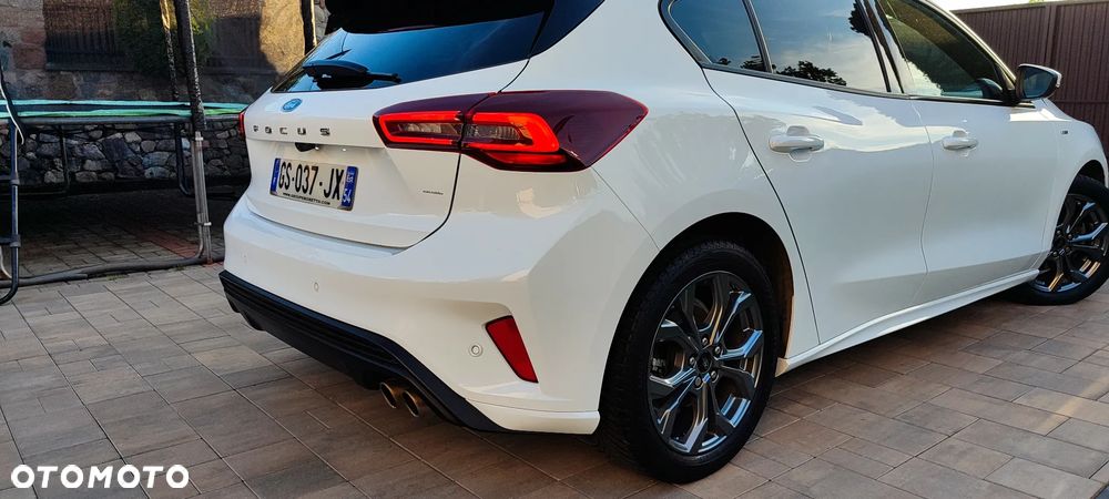 Ford Focus 1.0 EcoBoost Hybrid ST-LINE X - 6