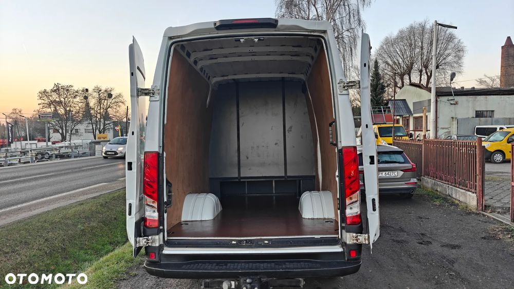 Iveco Daily 35C14  bliźniak brygadówka 7 osób - 9