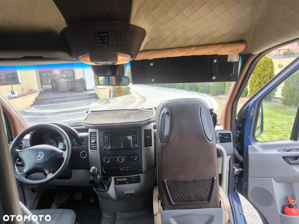 Mercedes-Benz Sprinter - 14