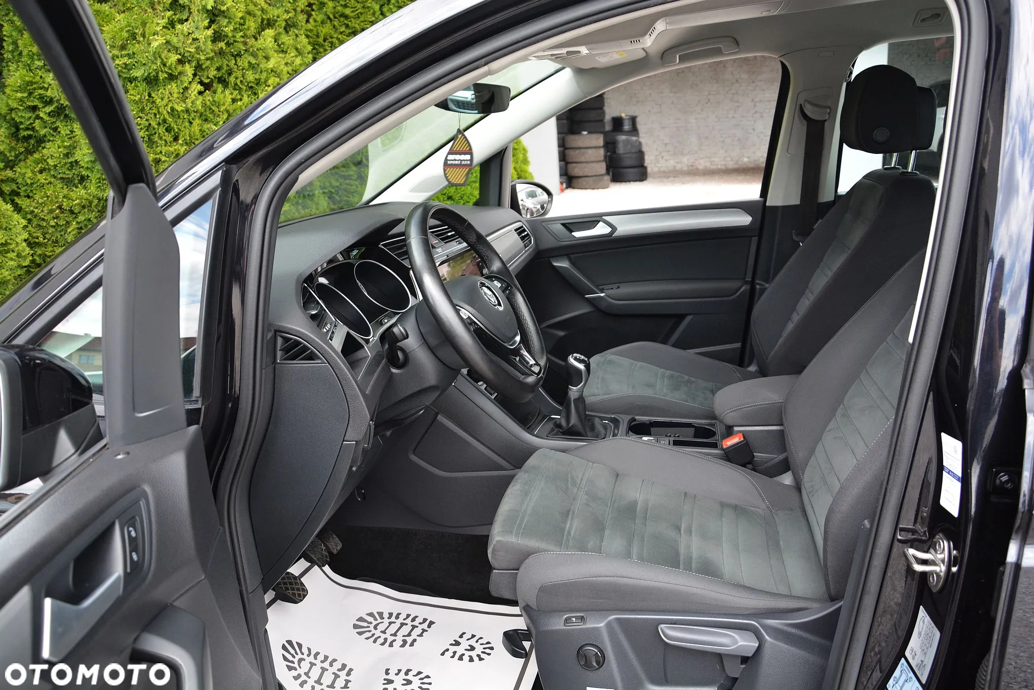 Volkswagen Touran 2.0 TDI BMT Comfortline - 10