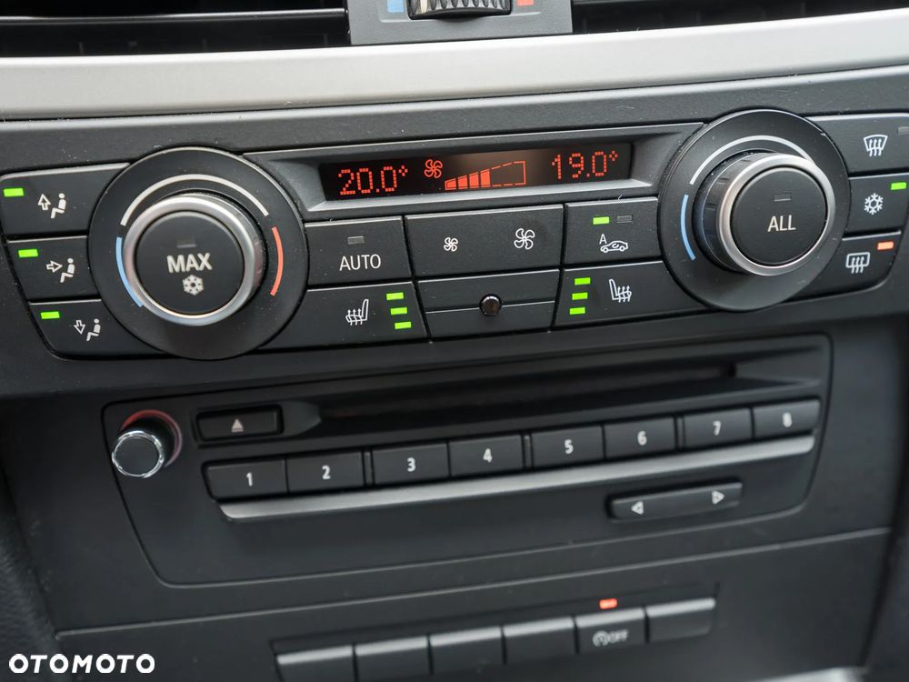 BMW Seria 3 318d DPF Edition Lifestyle - 31