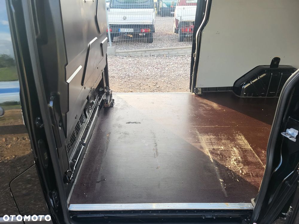 Ford Transit Custom - 13