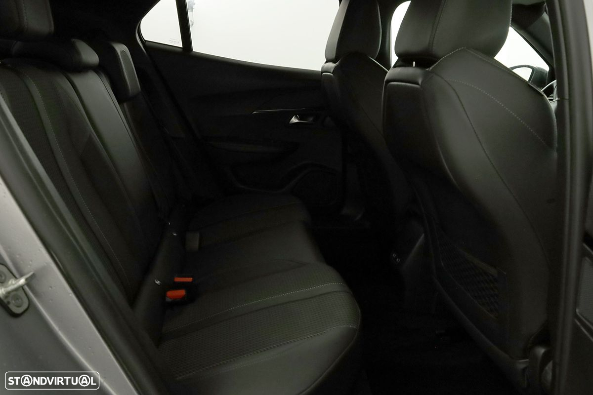 Peugeot e-2008 50 kWh GT - 22