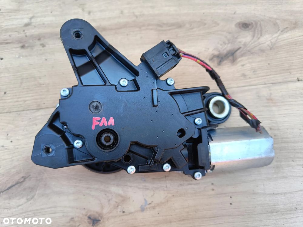 BMW F11 F31 KOMBI SILNICZEK WYCIERACZKI TYŁ TYLNEJ SZYBY 7311415 - 1