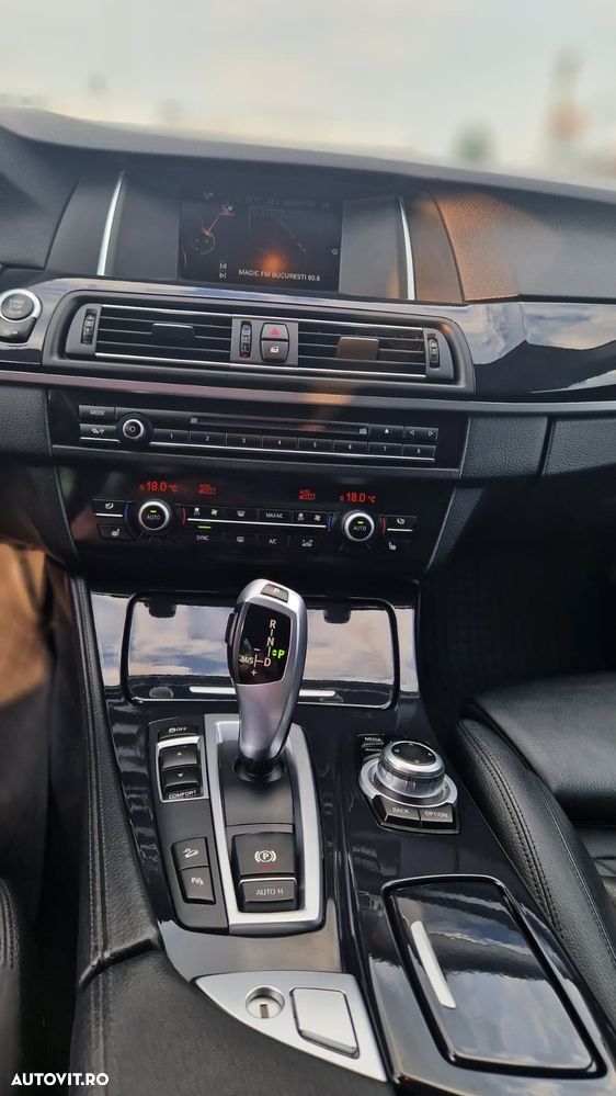 BMW Seria 5 525d xDrive - 16