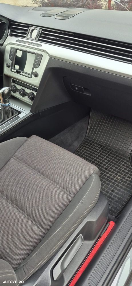 Volkswagen Passat - 13