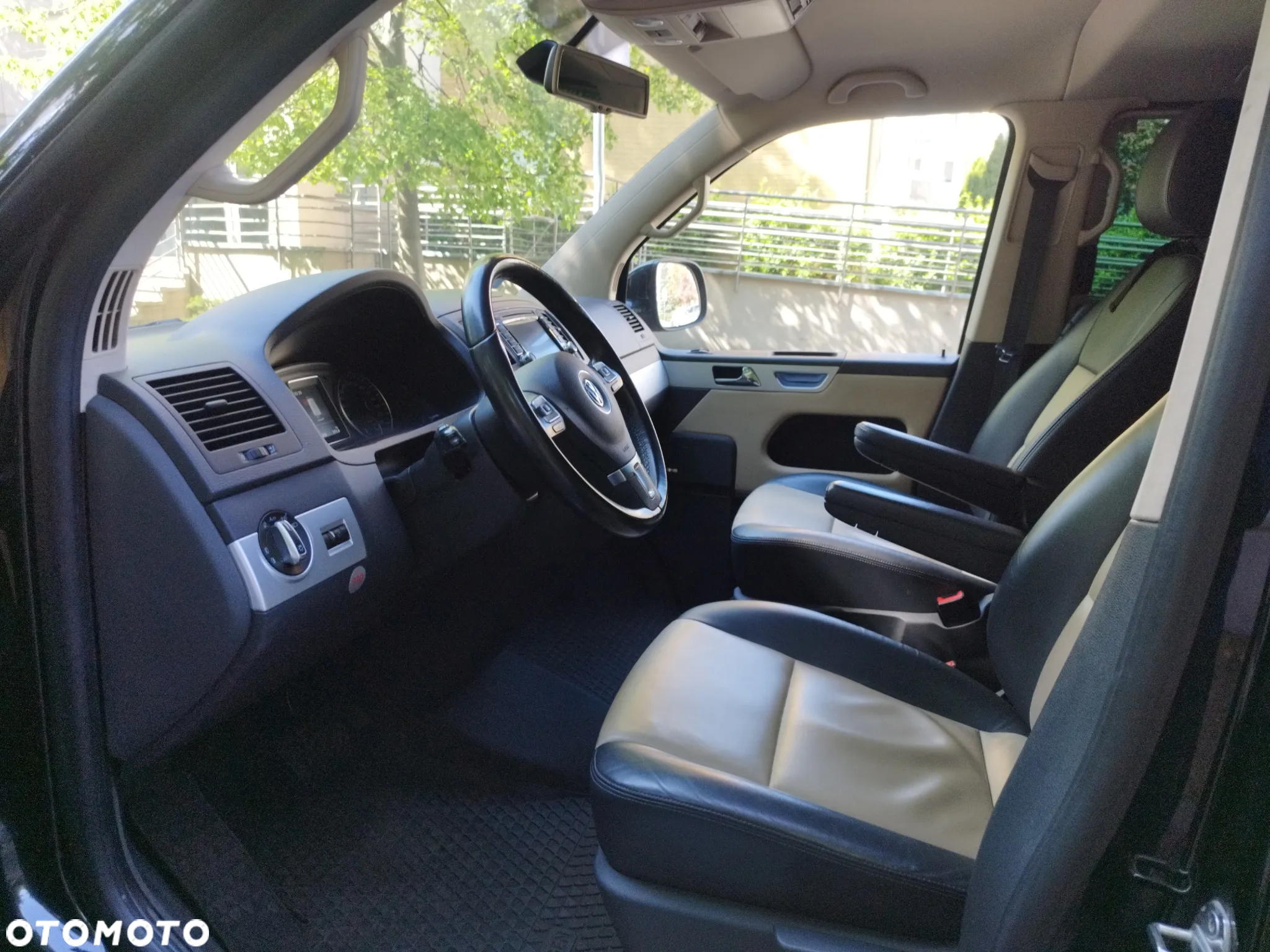 Volkswagen Multivan - 9